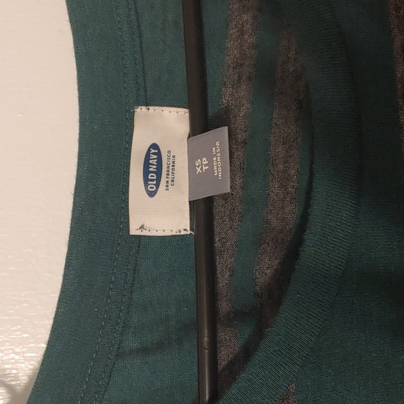 Old Navy loose crop top - Picture 2 of 4